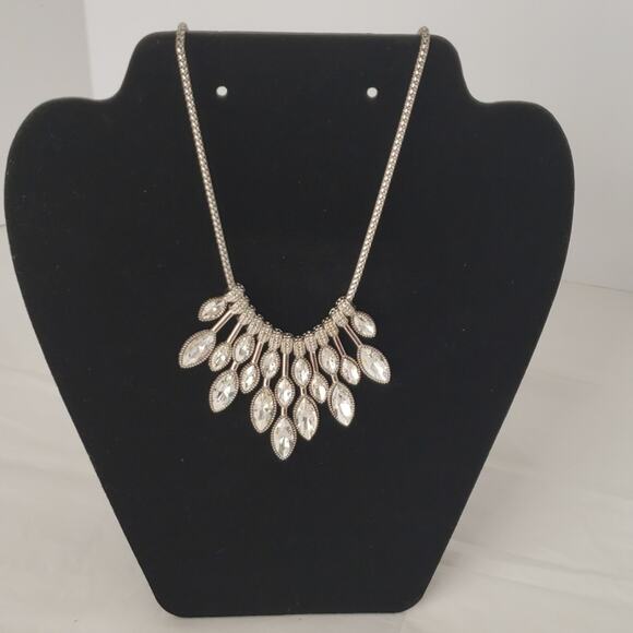 Women's Silver Tone Tear Drop White Crystal Stone Necklace 16 Inches - Picture 3 of 4